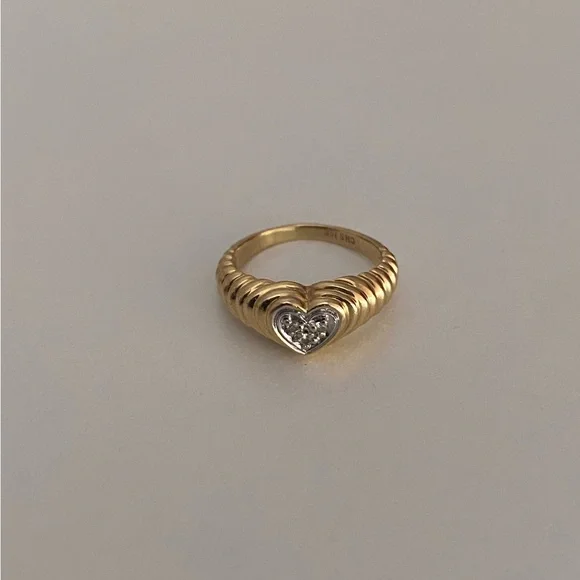 Vintage 14K Yellow Gold Heart Ring w/ Trio of Diamonds set in White Gold - Picture 1 of 9